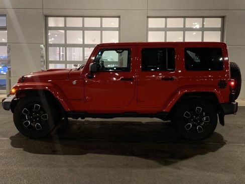 Used 2018 Jeep Wrangler Unlimited Sahara image 3