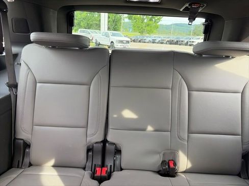 Used 2022 Chevrolet Tahoe LT w/ Luxury Package AWD/4WD image 35