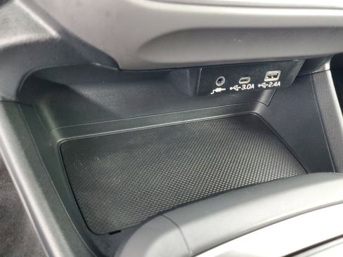 Used 2025 Subaru Crosstrek 2.0i Premium image 19