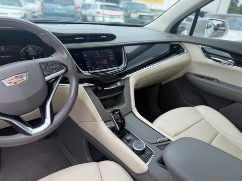 Used 2020 Cadillac XT6 Premium Luxury image 13