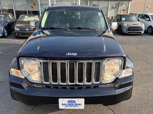 Used 2011 Jeep Liberty Limited w/ Tire & Wheel Group AWD/4WD image 5