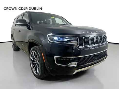 Certified 2023 Jeep Wagoneer Series III w/ Premium Group I AWD/4WD image 3
