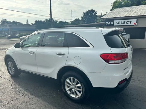 Used 2016 Kia Sorento LX image 7