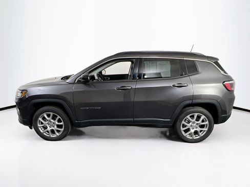 Used 2022 Jeep Compass Latitude AWD/4WD image 8