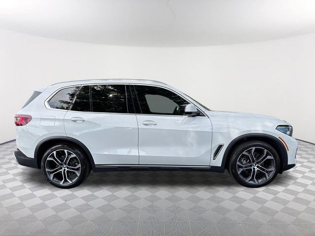 Used 2023 BMW X5 sDrive40i w/ Parking Assistance Package RWD image 4