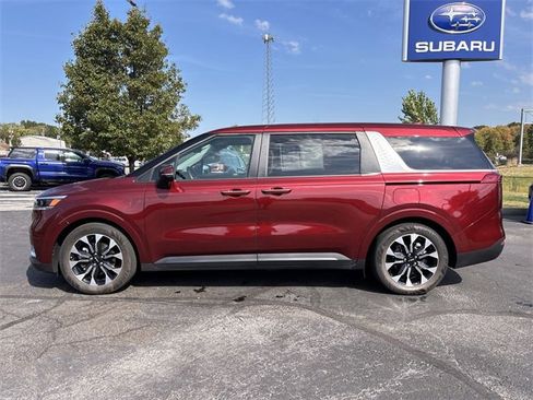 Used 2024 Kia Carnival EX image 7