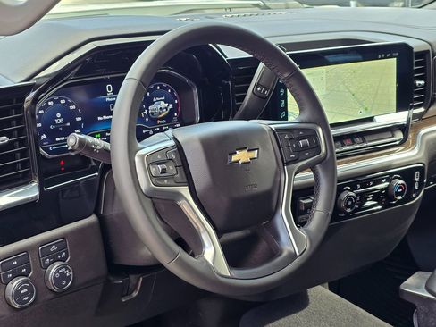 Used 2024 Chevrolet Silverado 3500 LT image 20