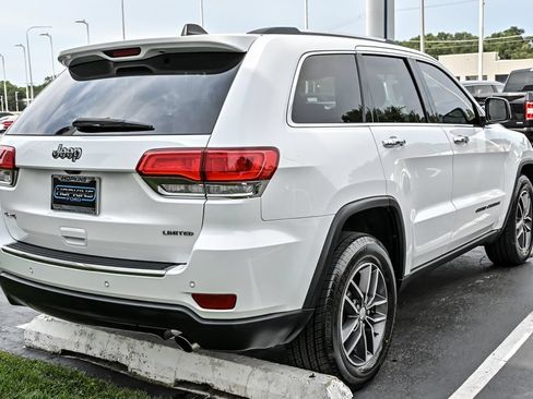 Used 2018 Jeep Grand Cherokee Limited AWD/4WD image 8