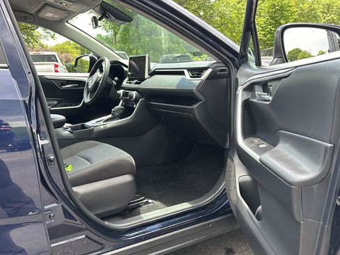 Used 2024 Toyota RAV4 XLE FWD image 13