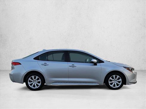 Used 2024 Toyota Corolla LE FWD image 4