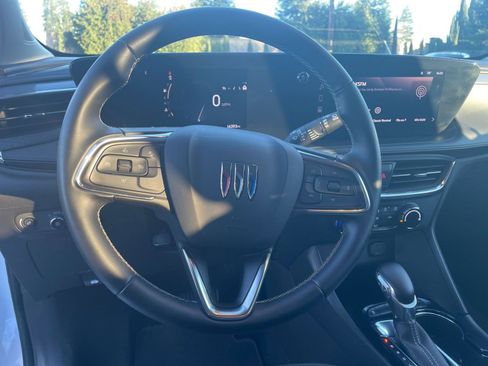 Used 2025 Buick Encore GX Preferred image 34