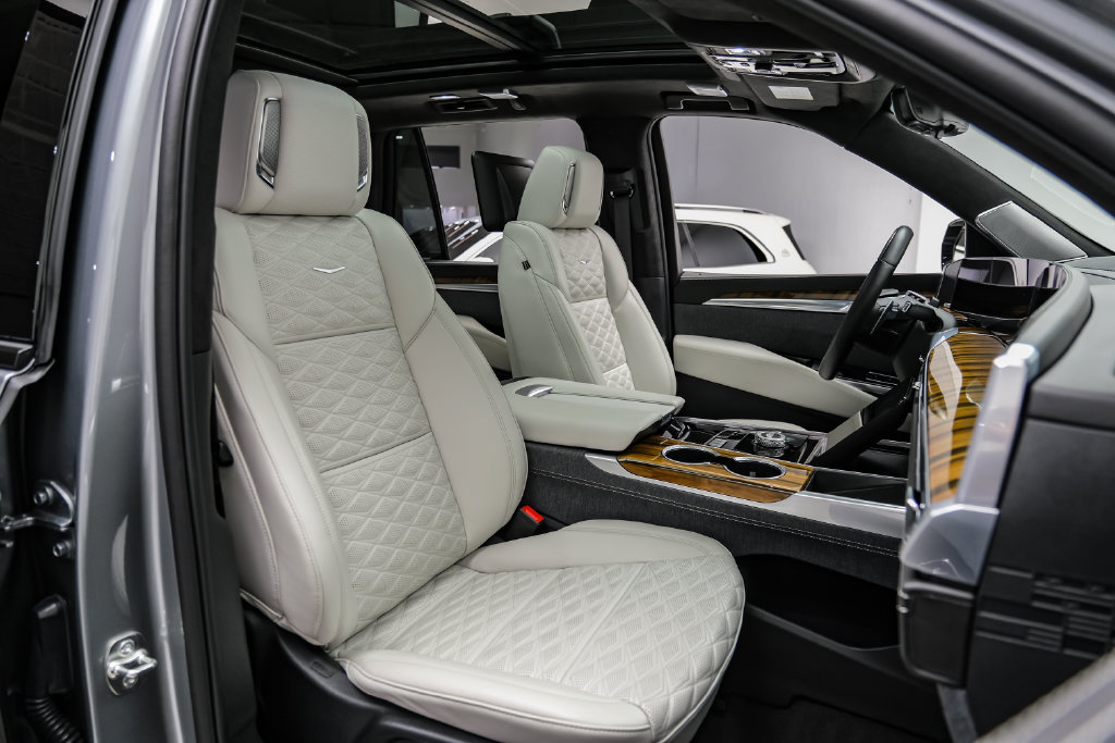 Used 2025 Cadillac Escalade Sport Platinum AWD/4WD image 37