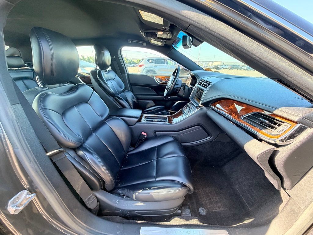 Used 2018 Lincoln Continental Premiere AWD/4WD image 13