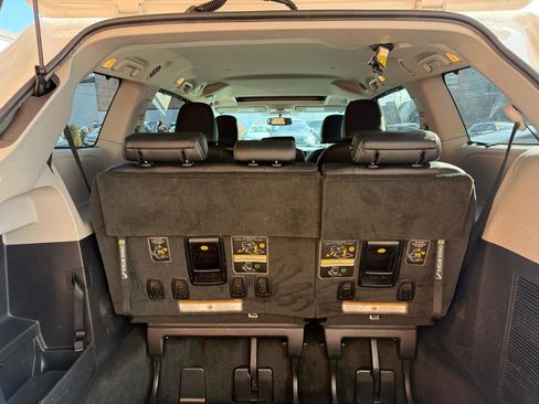 Used 2017 Toyota Sienna SE image 10