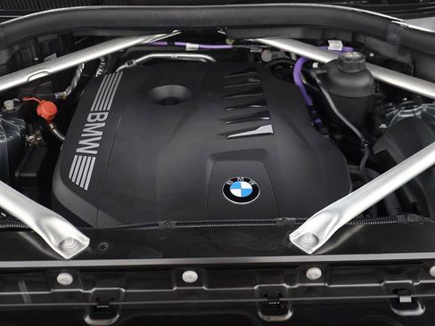 Used 2024 BMW X5 xDrive40i w/ Parking Assistance Package image 19