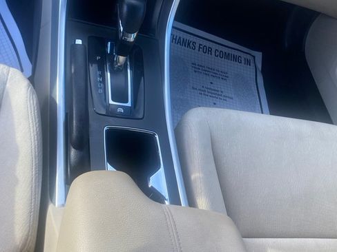 Used 2015 Honda Accord Hybrid Sedan image 21