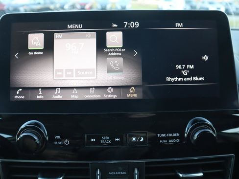 Used 2022 Nissan Armada SL image 28