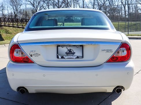 Used 2008 Jaguar XJ8 L RWD image 16