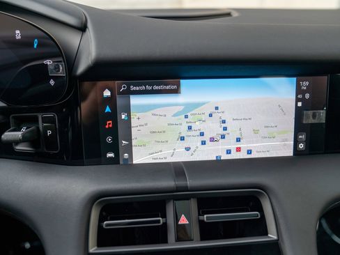 Used 2025 Porsche Taycan image 17