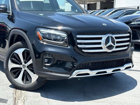 Used 2025 Mercedes-Benz GLB 250 image 3