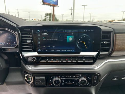 Used 2023 Chevrolet Silverado 1500 High Country w/ Z71 Off-Road Package image 15