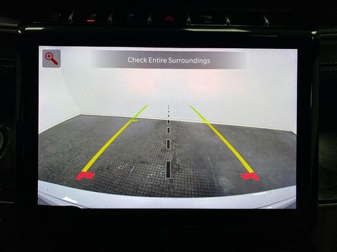 Used 2024 Jeep Grand Cherokee Limited w/ Black Appearance Package image 24