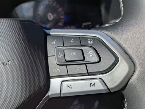 New 2026 Volkswagen Taos SE image 14