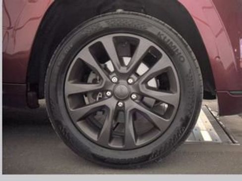 Used 2019 Jeep Grand Cherokee High Altitude RWD image 11