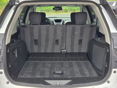 Used 2017 Chevrolet Equinox LS image 18