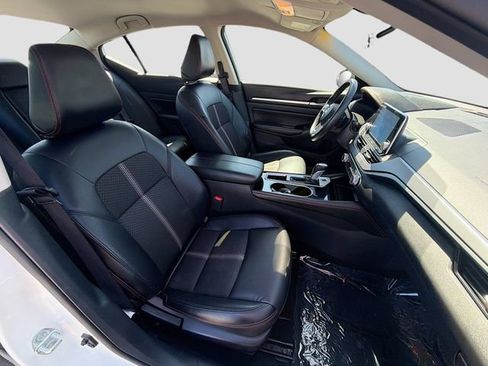 Used 2024 Nissan Altima 2.5 SR FWD image 25