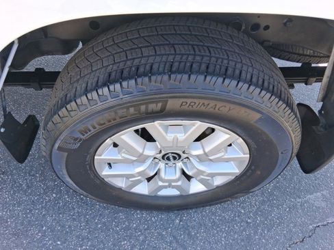 Used 2023 Nissan Frontier SV RWD image 18
