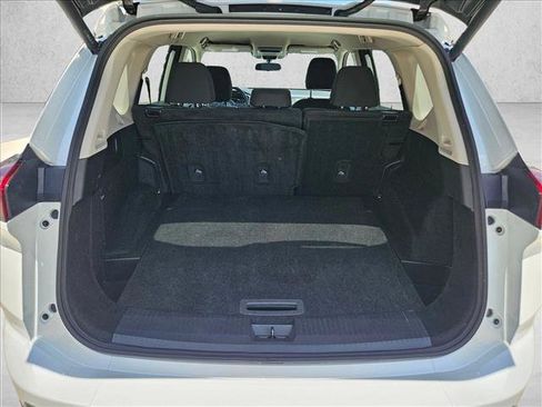 Used 2024 Nissan Rogue SV FWD image 7