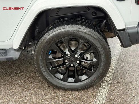 Used 2023 Jeep Wrangler Unlimited Sahara w/ Cold Weather Group AWD/4WD image 4