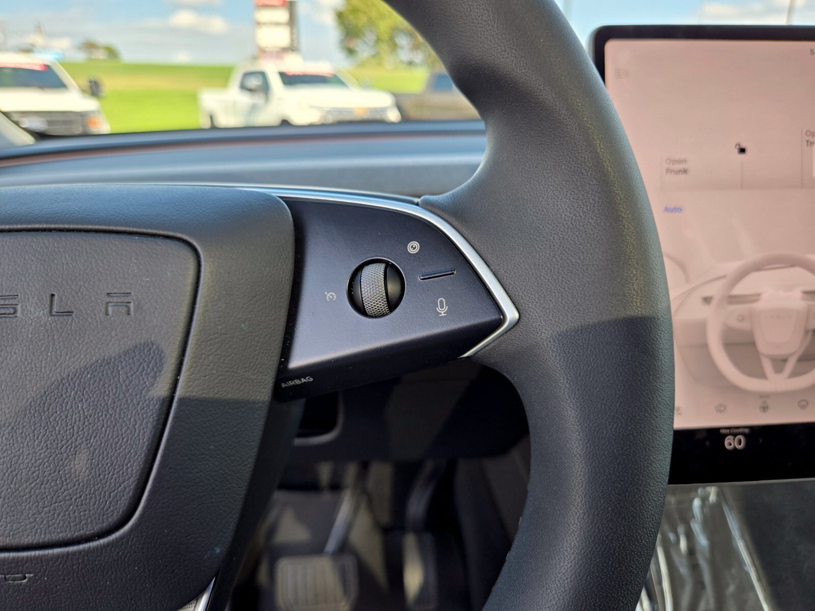 Used 2026 Tesla Model Y 2WD image 37