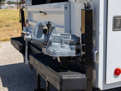Used 2019 Ford F350 XL w/ Power Equipment Group RWD image 23