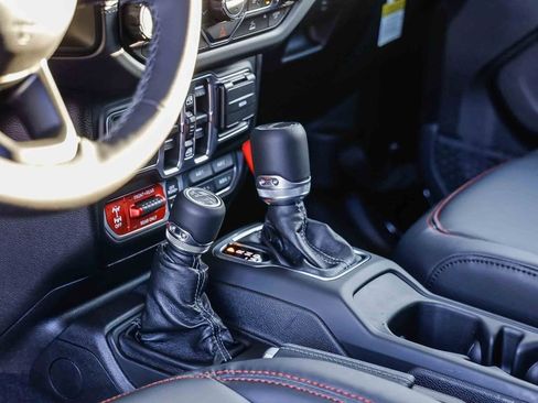 New 2026 Jeep Gladiator Rubicon w/ Steel Bumper Group image 24