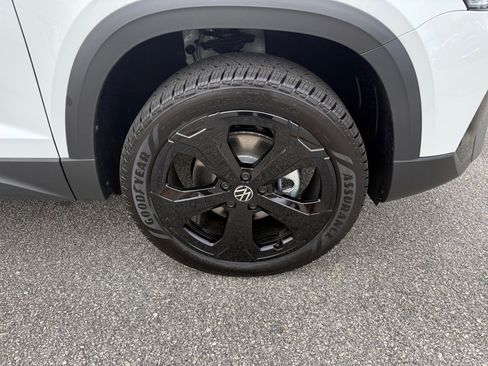 New 2026 Volkswagen Taos SE image 25
