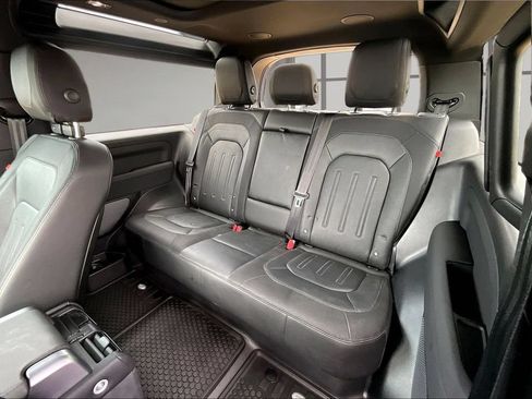 Used 2022 Land Rover Defender 90 X-Dynamic SE AWD/4WD image 27