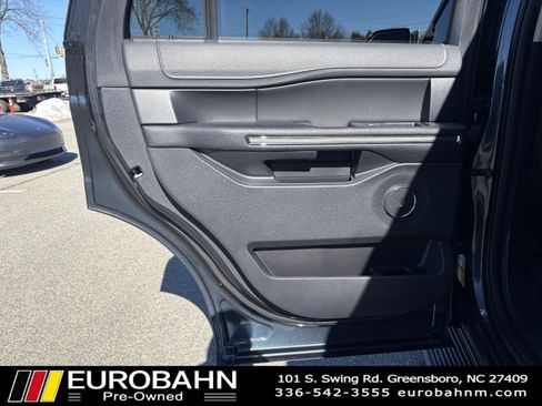 Used 2022 Ford Expedition XLT image 12