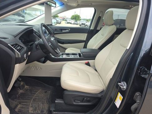 Used 2022 Ford Edge Titanium AWD/4WD image 17