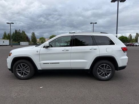 Used 2020 Jeep Grand Cherokee Laredo w/ Quick Order Package 2BN North AWD/4WD image 4