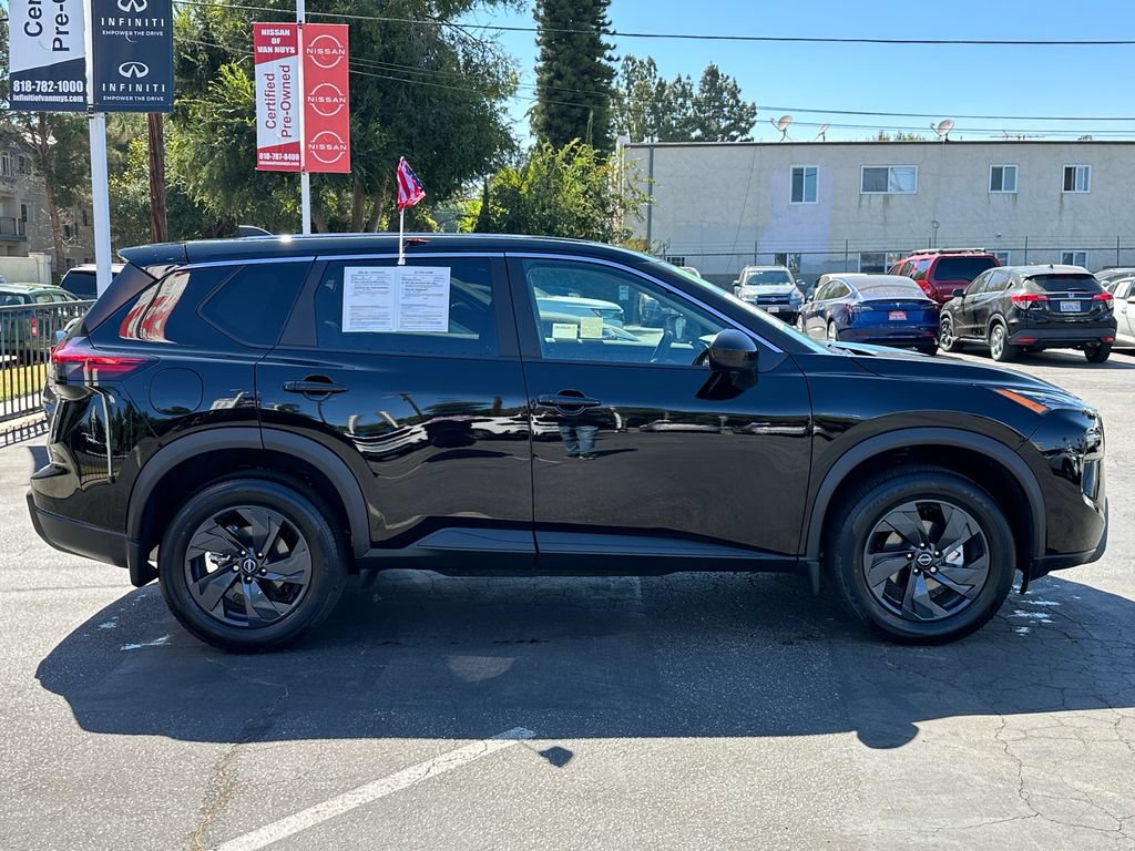 Used 2026 Nissan Rogue SV w/ Cold Weather Package FWD image 9