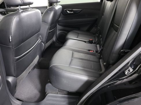 Used 2017 Nissan Rogue SL image 17