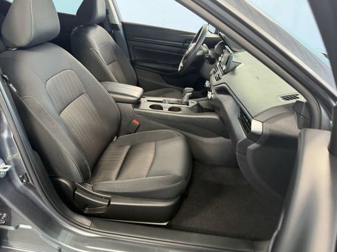 Used 2024 Nissan Altima 2.5 S FWD image 17