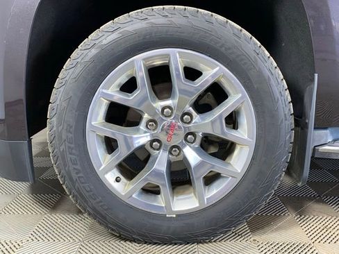 Used 2017 GMC Yukon SLT w/ Open Road Package AWD/4WD image 35