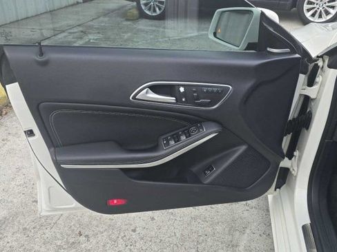 Used 2015 Mercedes-Benz CLA 250 4MATIC image 15