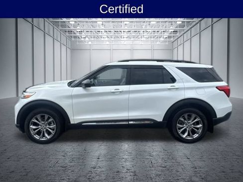 Certified 2023 Ford Explorer XLT w/ Equipment Group 202A AWD/4WD image 3