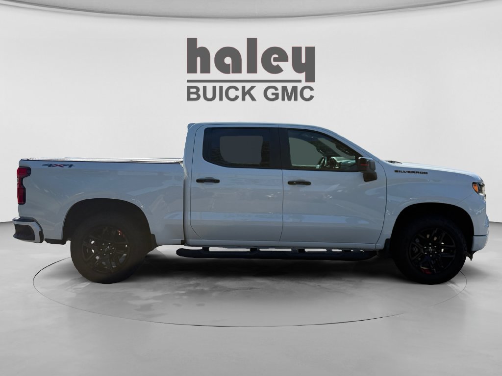 Used 2024 Chevrolet Silverado 1500 RST w/ Redline Edition AWD/4WD image 6