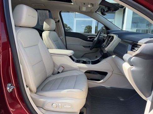 Used 2023 GMC Acadia Denali w/ Denali Ultimate Package AWD/4WD image 28