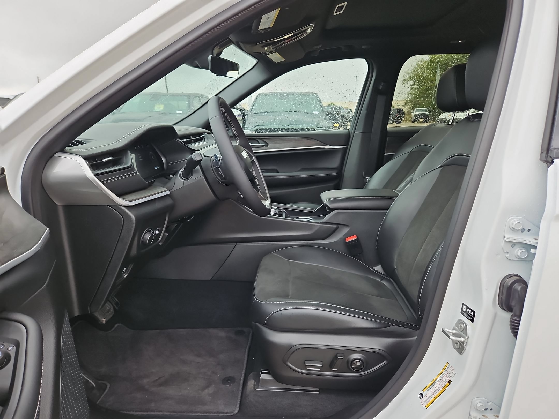 New 2026 Jeep Grand Cherokee Altitude RWD image 9